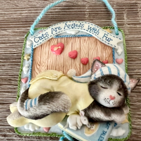 Enesco Calico Kittens Hanging Plaque, “Cats are Angels With Fur” 1996 - Picture 9 of 12